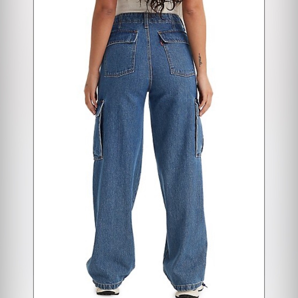 Levis Levi's Women's '94 Baggy Mid Rise Vintage Fit Straight Leg Cargo Jeans, 30 - Picture 5 of 15